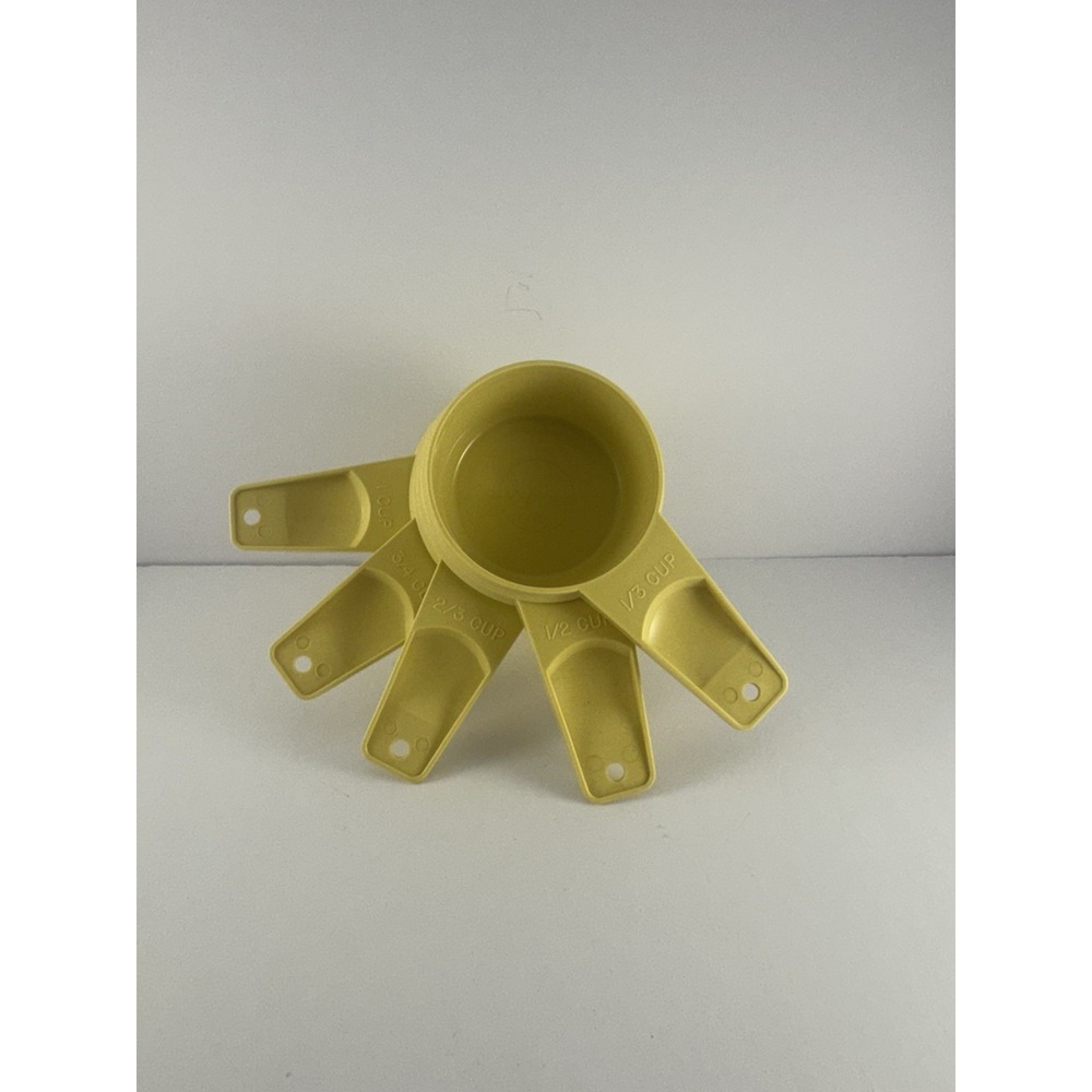 Vintage Tupperware Measuring Cup Set of 5 Yellow Nested #761‎ - #765 USA